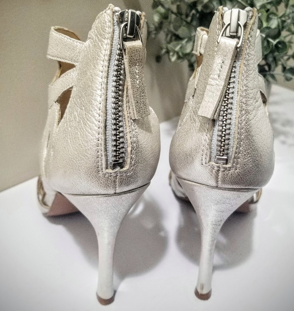 Nine West Silver Heels - Picture 8 of 8